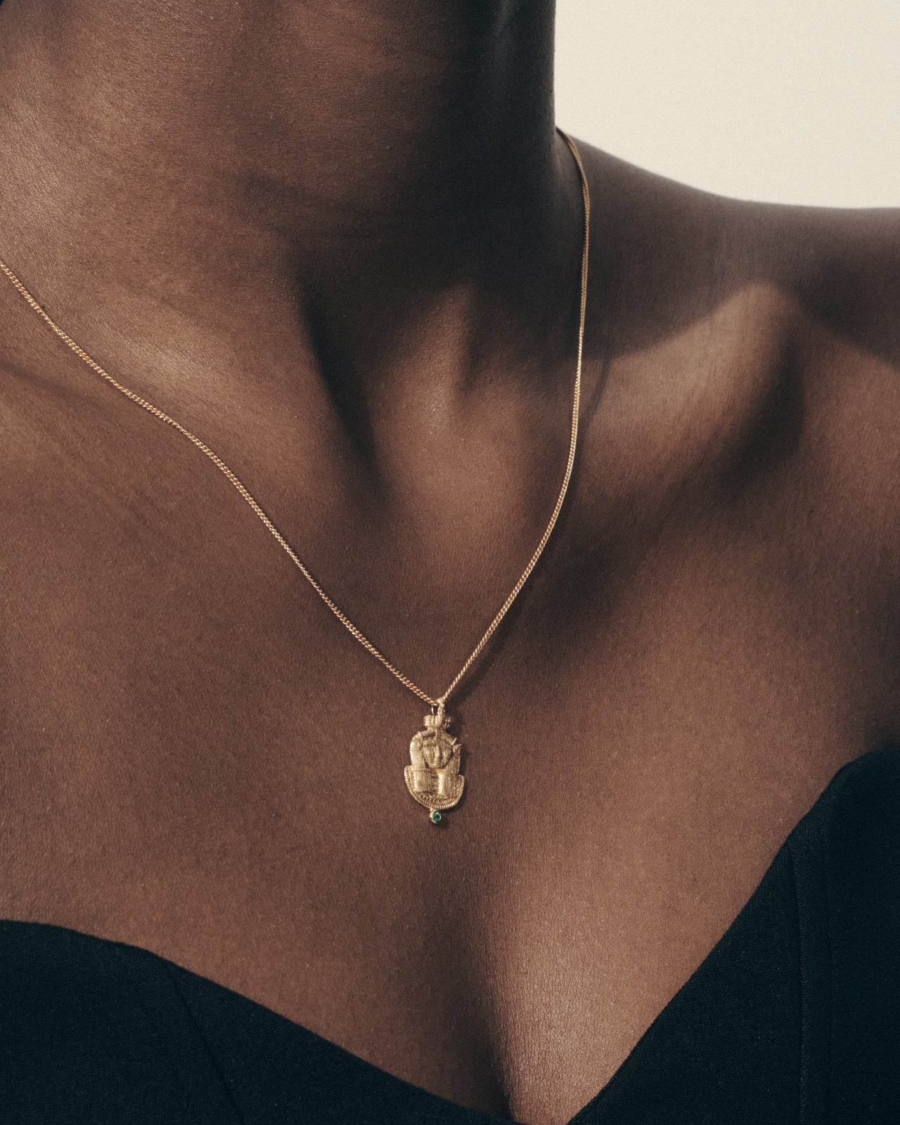【TEMPLE OF THE SUN】Dendera ゴールドネックレス/天然石 18k Temple of the Sun Dendera Necklace Gold – Aloha Eve